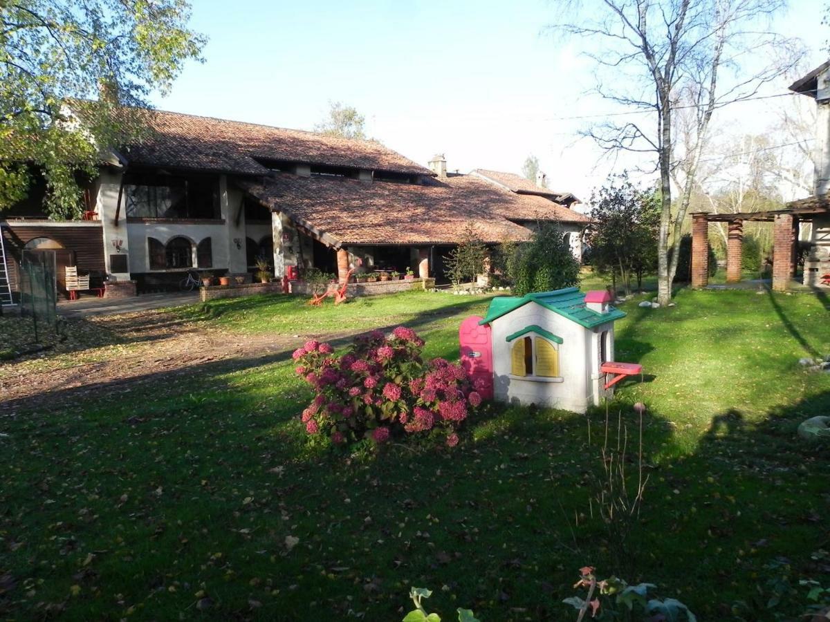 Agriturismo Cascina Poscallone 阿比亚泰格拉索 外观 照片