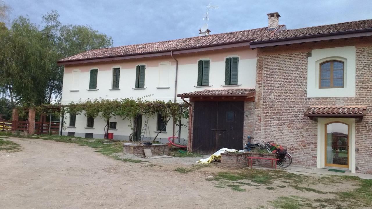 Agriturismo Cascina Poscallone 阿比亚泰格拉索 外观 照片